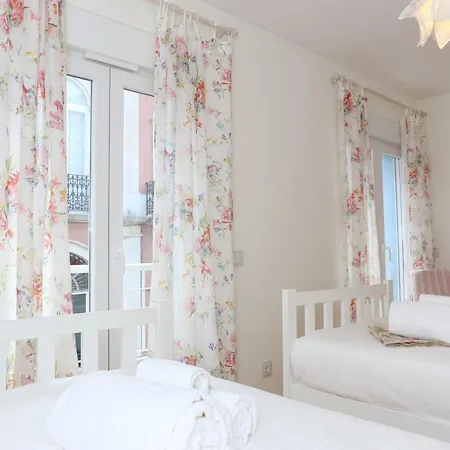 Apartment Azulejos' Charming With Terrace 2 By Lisbonne Collection