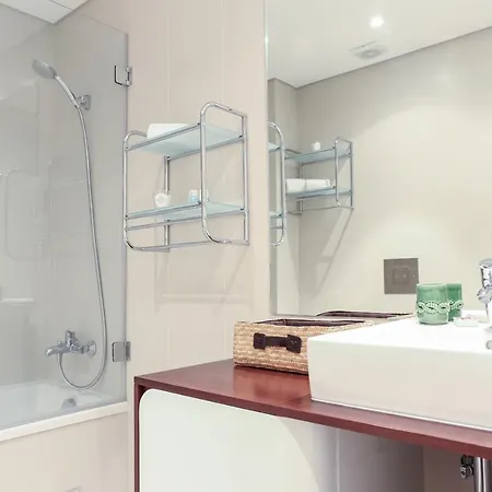 Azulejos' Charming With Terrace 2 By Lisbonne Collection Lisboa